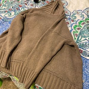 Arie over sized turtleneck sweater NWT size L